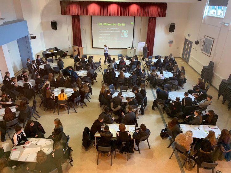 Jim Roberson and students he has inspired - Jim Roberson motivational youth speaker motivating a student and coaching education in young people. Empowering and supporting them to be the best they can be in school, education and exam preparation.